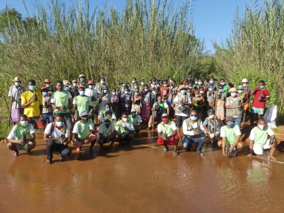 Raffia community and reforestation activity in Madagascar